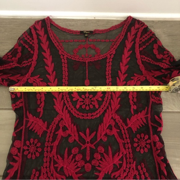 Gorgeous Deep red and Black sheer Lace long sleeved top EC - Picture 8 of 12